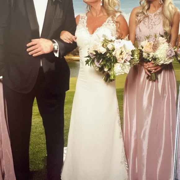 Maggie Sottero Ivory Lace Wedding Dress - Picture 3 of 3